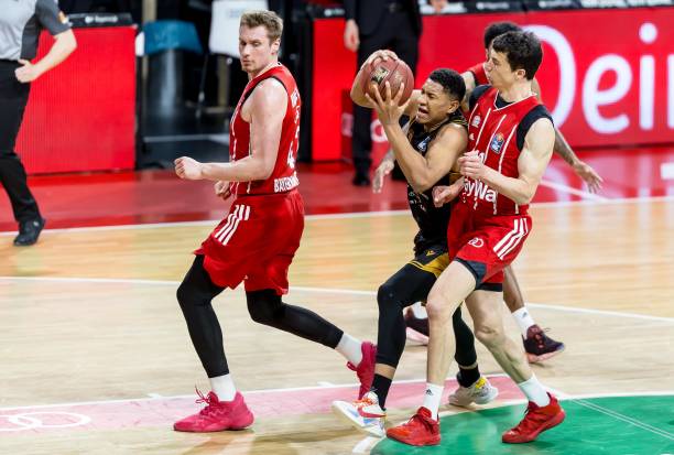 纳一圈超四 纳一圈超四